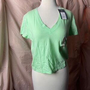 Universal Thread Light Green V-Neck Short Sleeve Tee